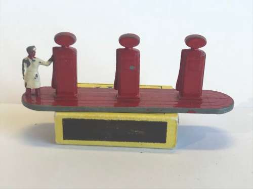 MATCHBOX LESNEY - ESSO PETROL PUMPS