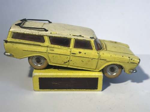 FOR CHRISTO ONLY- DINKY TOYS #193 RAMBLER CROSS COUNTRY STATION WAGON
