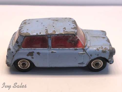 CORGI TOYS #226 MORRIS MINI MINOR