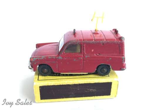 Husky Toys #20 Ford Thames Van