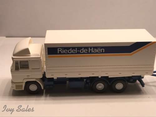 Wiking 1:87 Man Truck and Trailer