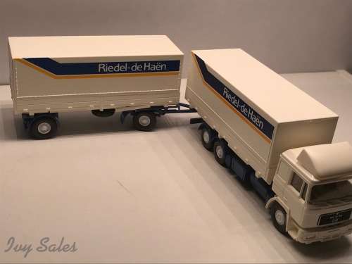 Wiking 1:87 Man Truck and Trailer