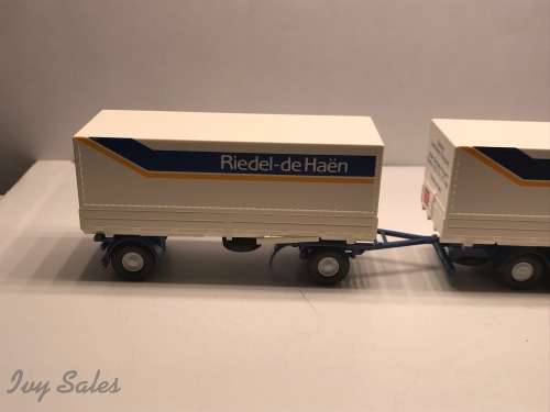 Wiking 1:87 Man Truck and Trailer