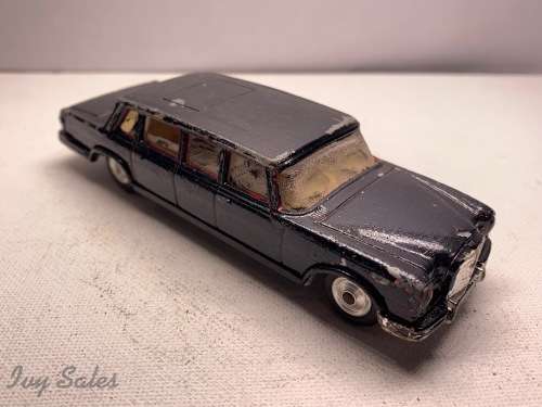 CORGI TOYS - MERCEDES BENZ 600 PULLMAN - OVERPAINTED