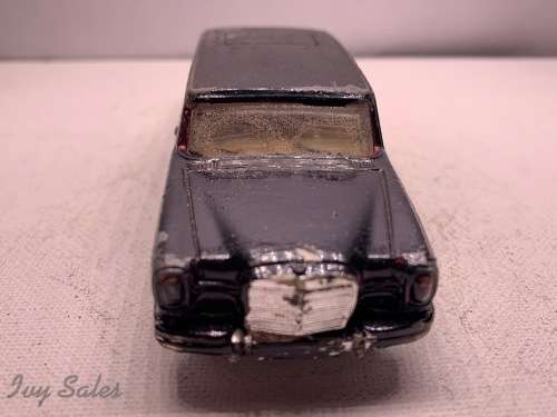 CORGI TOYS - MERCEDES BENZ 600 PULLMAN - OVERPAINTED