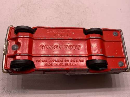 CORGI TOYS #486 CHEVROLET IMPALA KENNEL CLUB