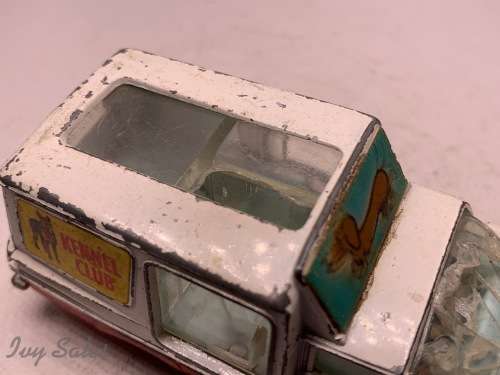 CORGI TOYS #486 CHEVROLET IMPALA KENNEL CLUB