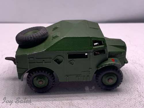 Dinky Toys #688 - Field Artillery Tractor + ORIGINAL BOX