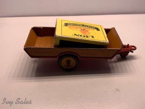 Dinky Toys #320 HALESOWEN FARM HARVEST TRAILER
