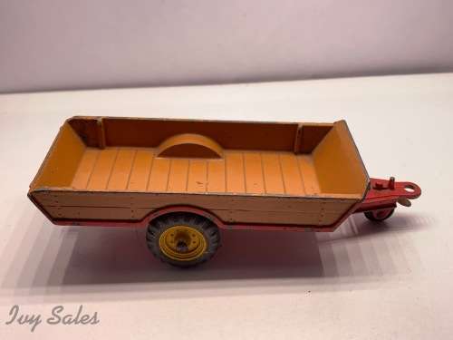 Dinky Toys #320 HALESOWEN FARM HARVEST TRAILER
