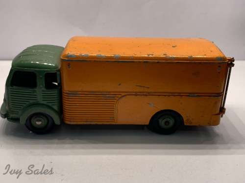 French Dinky Toys #33A Simca Cargo Van