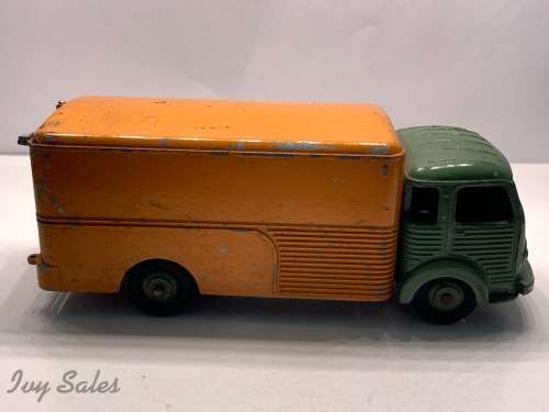 French Dinky Toys #33A Simca Cargo Van