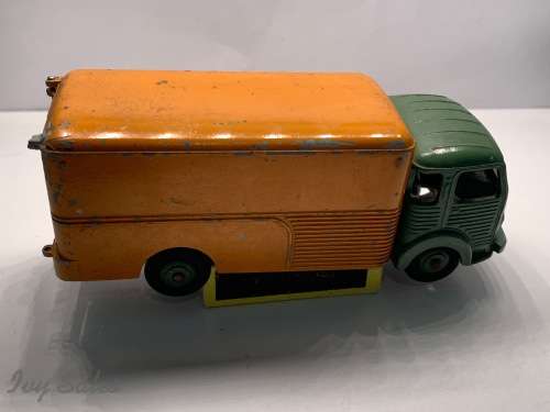 French Dinky Toys #33A Simca Cargo Van