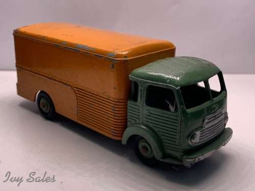 French Dinky Toys #33A Simca Cargo Van