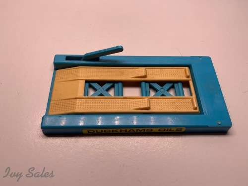 MATCHBOX 1970's DUCKHAMS OIL Plastic Service Ramp