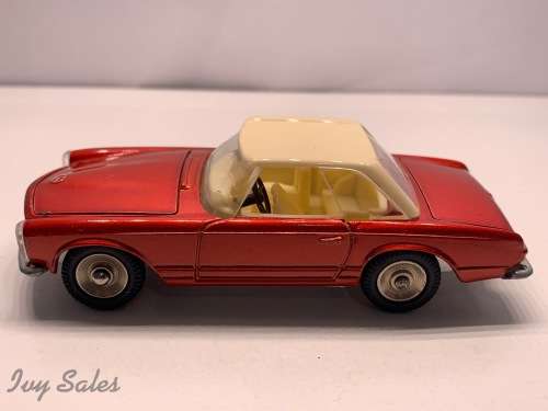 French Dinky Toys #516 Mercedes Benz 230 SL