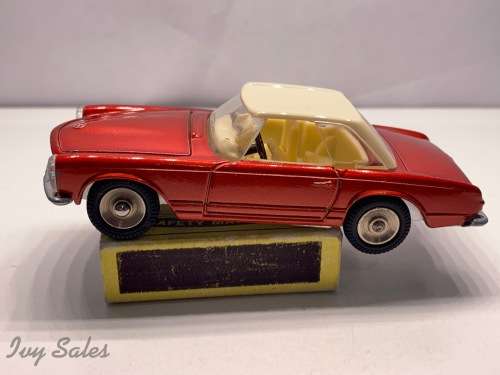 French Dinky Toys #516 Mercedes Benz 230 SL