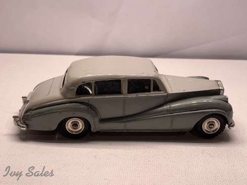 Dinky Toys #150 Rolls-Royce Silver Wraith