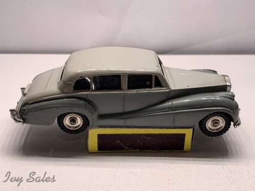 Dinky Toys #150 Rolls-Royce Silver Wraith