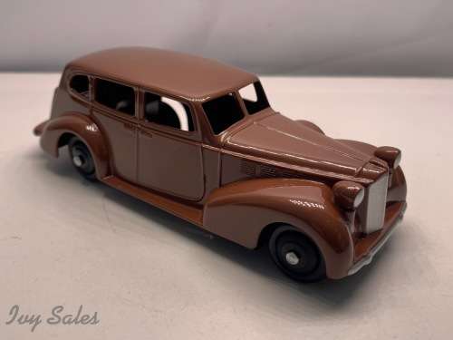 DeAgostini Edition - DINKY TOYS #39A Packard Eight Sedan
