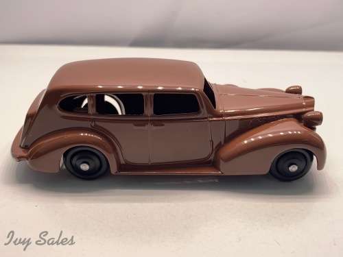 DeAgostini Edition - DINKY TOYS #39A Packard Eight Sedan