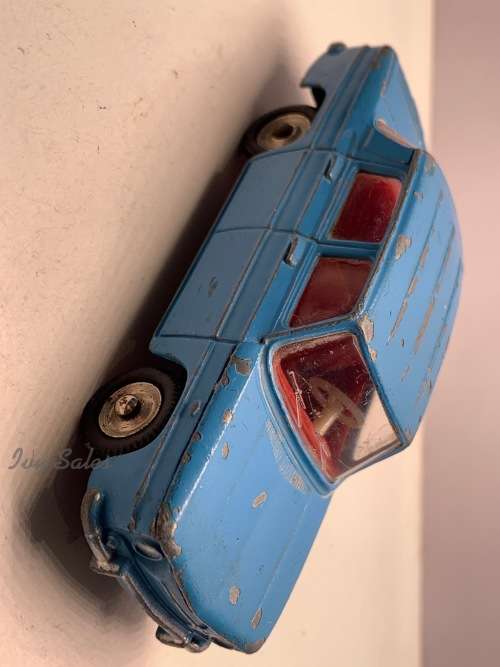 French Dinky Toys #517 Renault R8