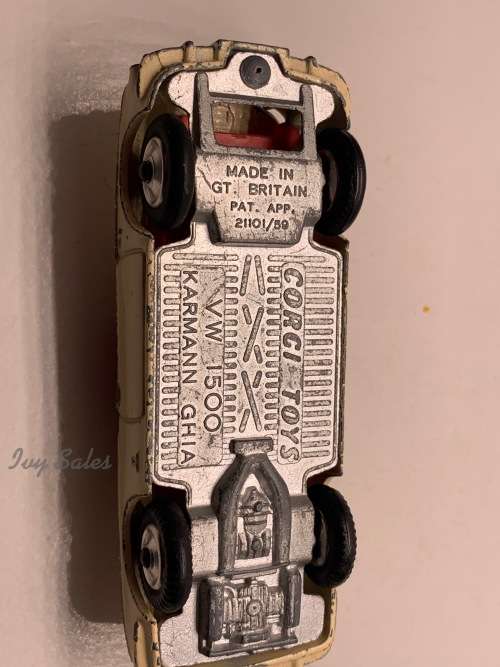 Corgi Toys #239 Volkswagen Karmann Ghia