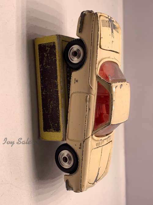 Corgi Toys #239 Volkswagen Karmann Ghia