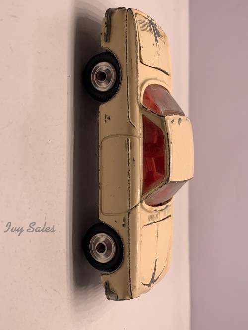 Corgi Toys #239 Volkswagen Karmann Ghia