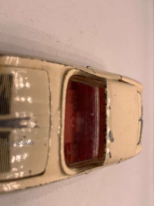 Corgi Toys #239 Volkswagen Karmann Ghia