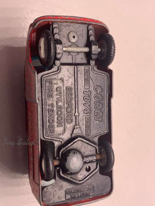 Corgi Toys #423 Bedford CA Fire Tender