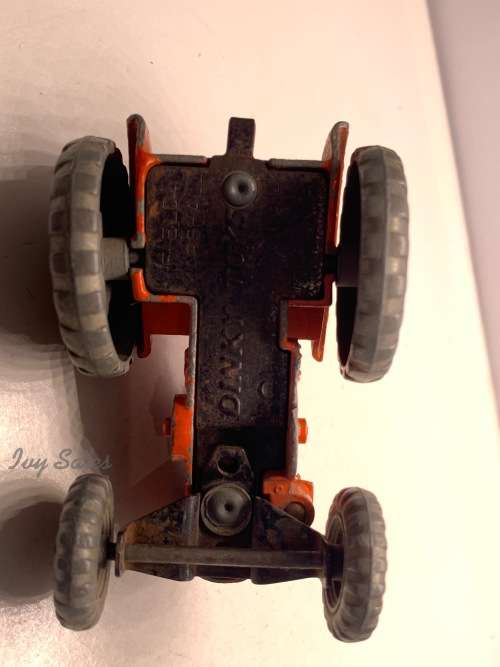 DINKY TOYS #301 FIELD MARSHALL TRACTOR