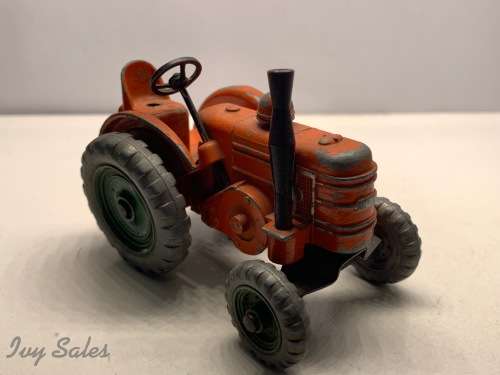 DINKY TOYS #301 FIELD MARSHALL TRACTOR
