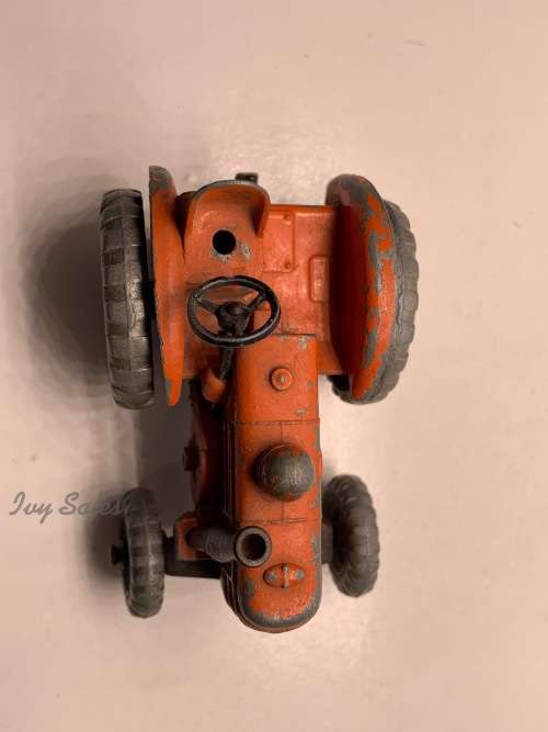 DINKY TOYS #301 FIELD MARSHALL TRACTOR