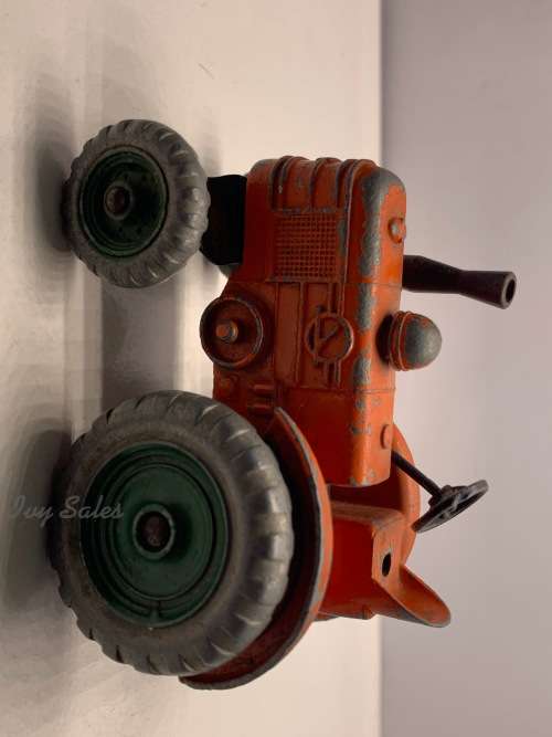 DINKY TOYS #301 FIELD MARSHALL TRACTOR