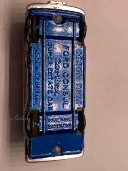 Corgi Toys #440 Ford Consul Cortina Estate