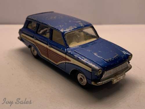 Corgi Toys #440 Ford Consul Cortina Estate