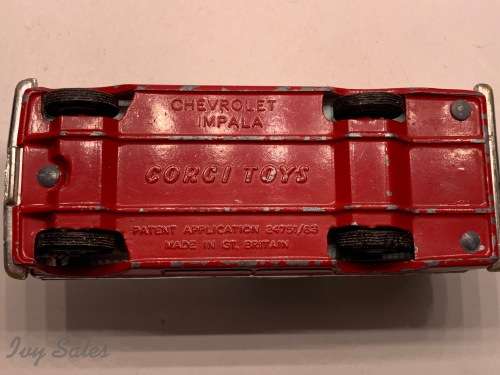 Corgi Toys Chevrolet Impala - Kennel Club