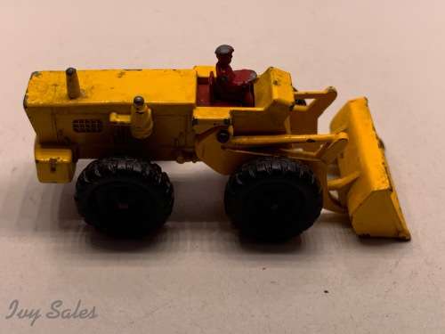 MATCHBOX #43 AVELING BARFORD TRACTOR SHOVEL