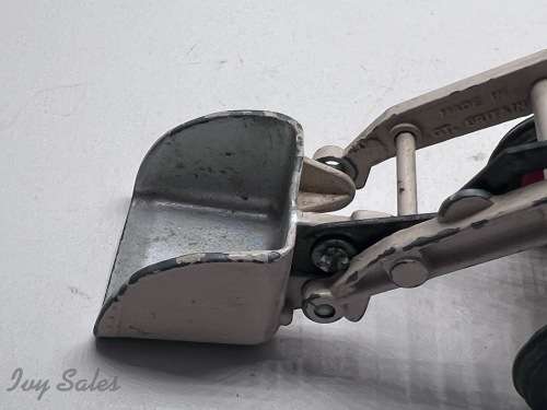 CORGI TOYS #69 MASSEY-FERGUSON 165 TRACTOR & SHOVEL