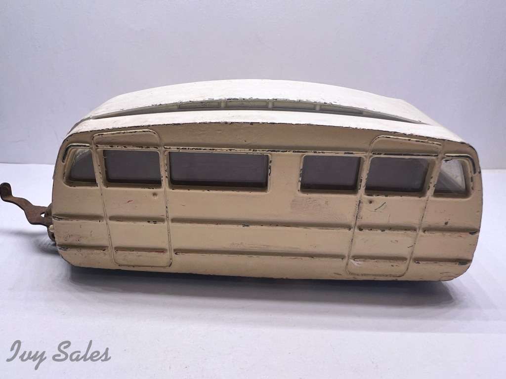 French Dinky Toys #811 Caravane - Smooth Roof
