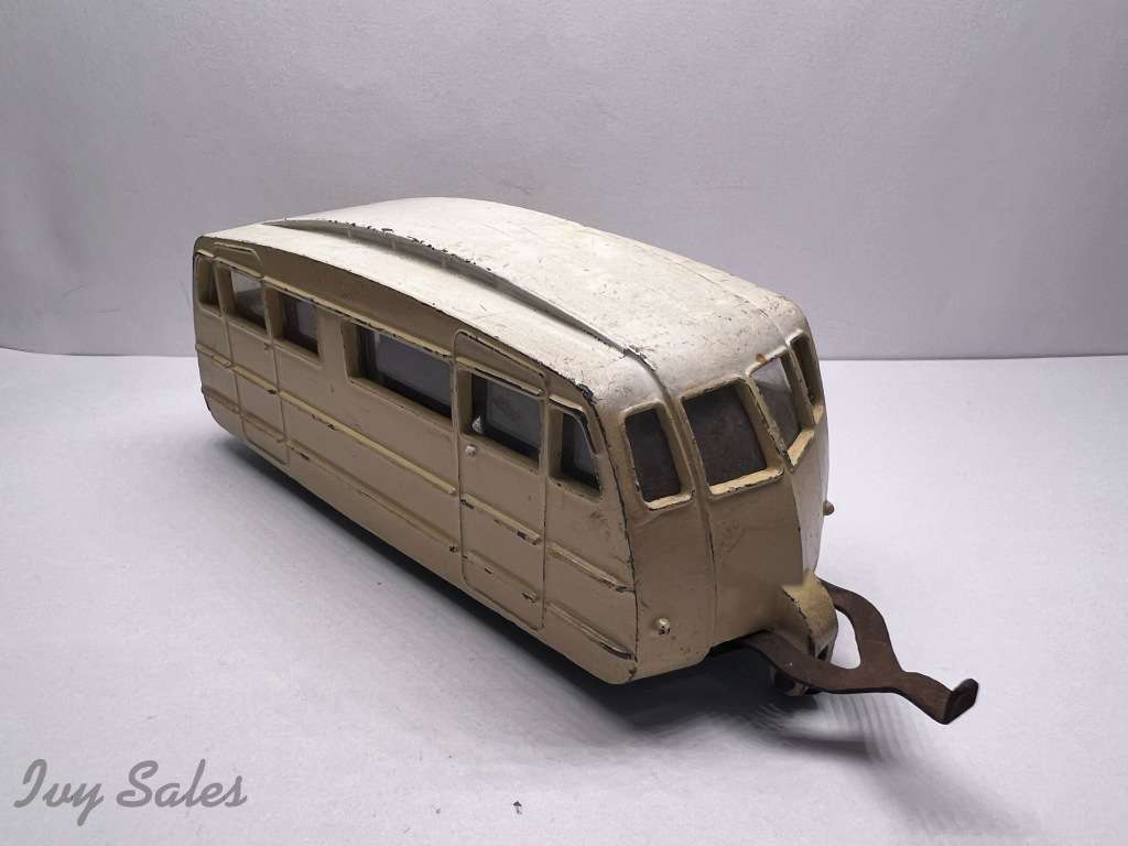 French Dinky Toys #811 Caravane - Smooth Roof