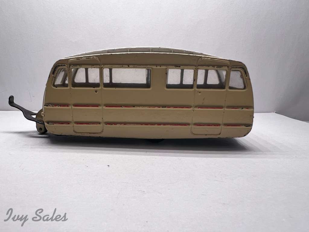 French Dinky Toys #811 Caravane