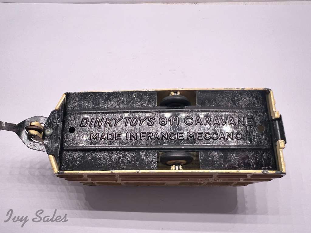 French Dinky Toys #811 Caravane