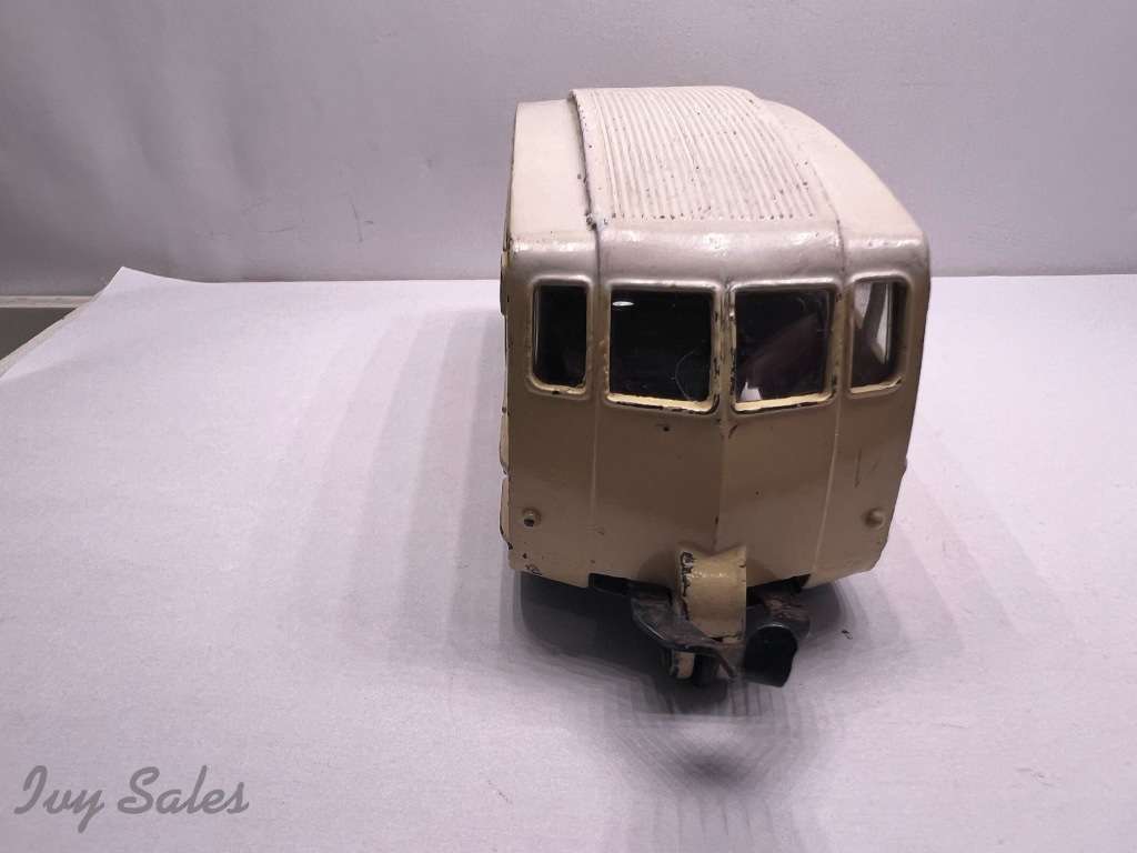 French Dinky Toys #811 Caravane