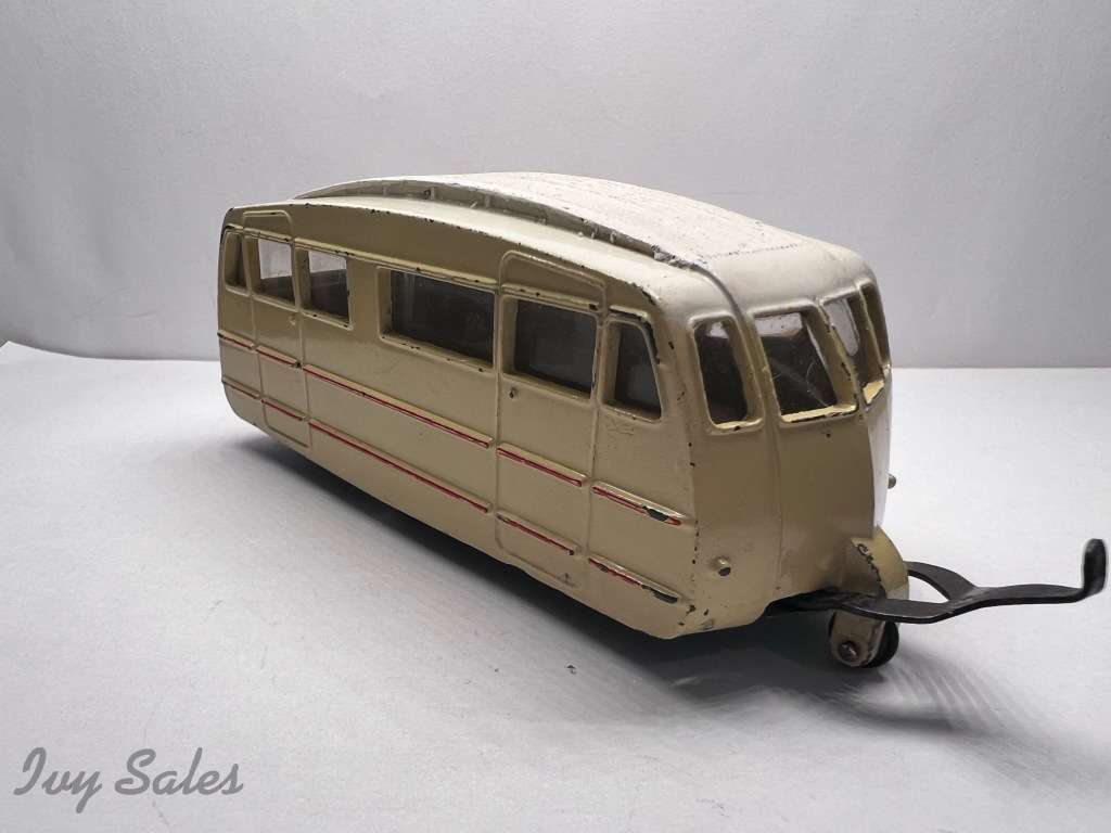 French Dinky Toys #811 Caravane