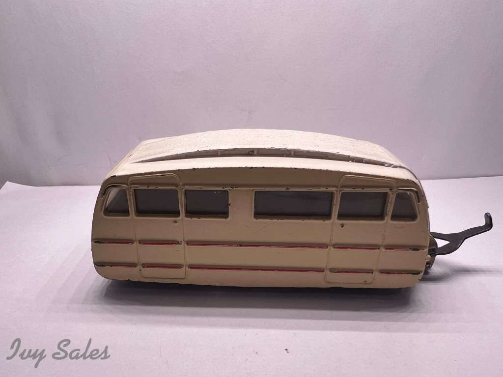 French Dinky Toys #811 Caravane