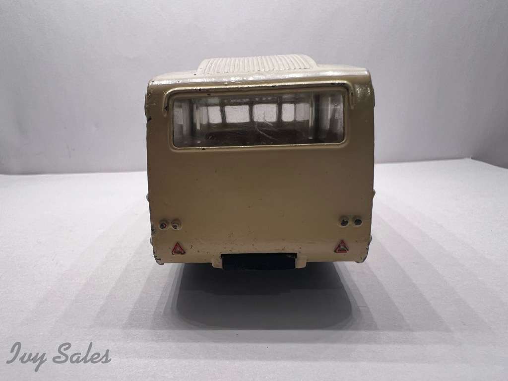 French Dinky Toys #811 Caravane