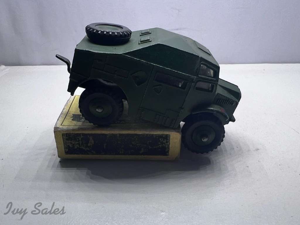 DINKY TOYS #688 FIELD ARTILLERY CAR