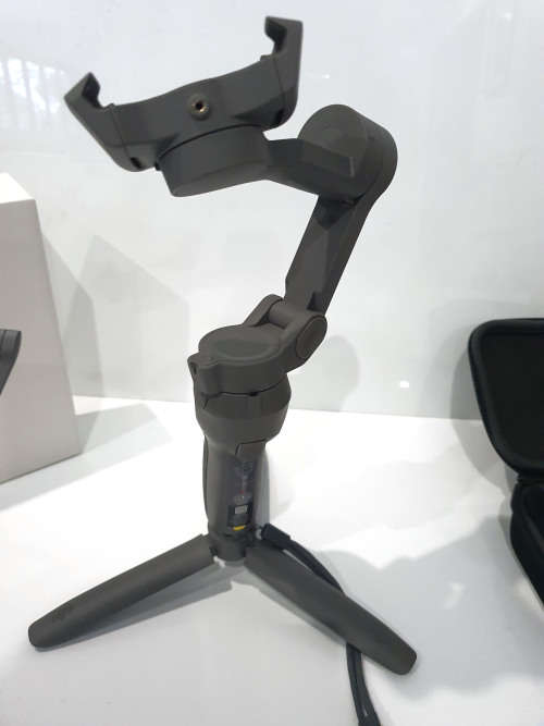 DJI Osmo Mobile 3 Gimbal Combo